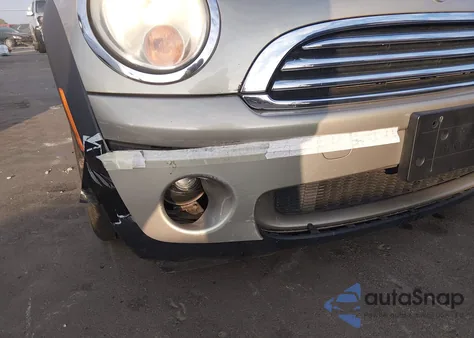 2009 Mini Cooper Clubman z USA, uszkodzony, nr VIN WMWML33569TN68523